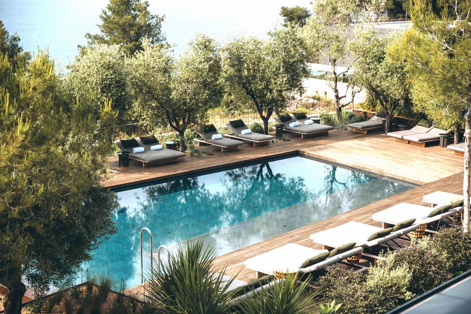 Piscine avec vue sur la mer  @ Maslina Resort