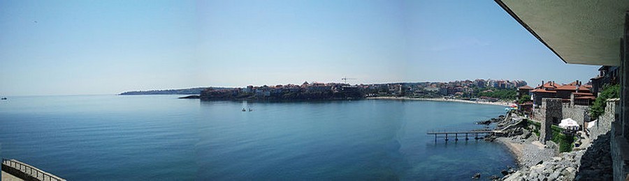 Les rives de la mer Noire, très prisées à l’époque communiste, sont devenues des lieux de villégiature estivale aux ambiances contrastées, entre plages bondées et villages de pêcheurs au charme intact.(Crédit Photo DR)