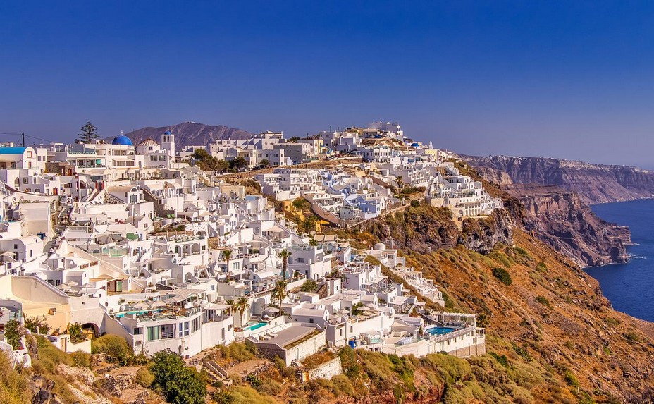 A Santorin, entre ciel et mer, un lieu hors du temps.