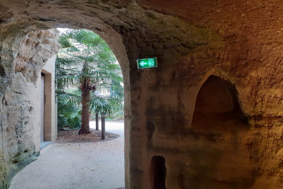 Troglos et sarcophages La chapelle médiévale @Anjoutourism Troglos et sarcophages La chapelle médiévale @Anjoutourism
