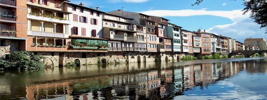 Castres : Maisons sur l'Agout (Crédit photo CDT du Tarn) Castres : Maisons sur l'Agout (Crédit photo CDT du Tarn)