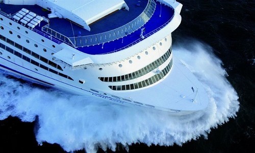 A bord du Pont-Aven l'aventure commence à Roscoff. A deux heures du matin, le navire quitte la Manche pour l’Atlantique et ce n’est que dans la matinée que l’on atteint Cork, deuxième ville d’Irlande, ou plutôt le port de Ringaskiddy, terme de notre traversée.(Crédit photo DR)