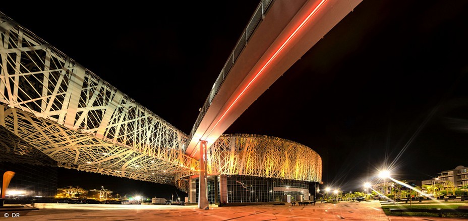 Le Mémorial ACTe est une institution culturelle dédiée à l’histoire, au patrimoine et à la mémoire de la traite négrière, de l’esclavage et de ses abolitions, a été inauguré le 10 mai 2015.  @ DR CTIG