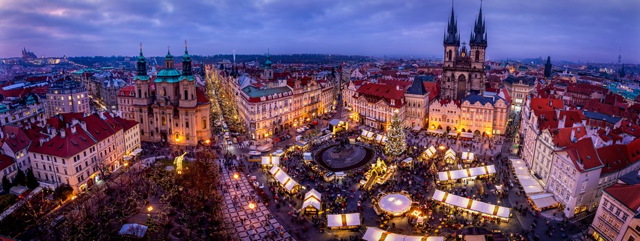 La grande place de la Vieille ville à Prague Noël@Sven Hansche CzechTourism La grande place de la Vieille ville à Prague Noël@Sven Hansche CzechTourism