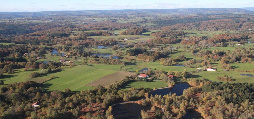 Au fond de la Franche-Comté, en Haute-Saône, le plateau des Mille étangs est un vrai paradis pour les amateurs de randonnées. (Crédit photo andré Degon) Au fond de la Franche-Comté, en Haute-Saône, le plateau des Mille étangs est un vrai paradis pour les amateurs de randonnées. (Crédit photo andré Degon)