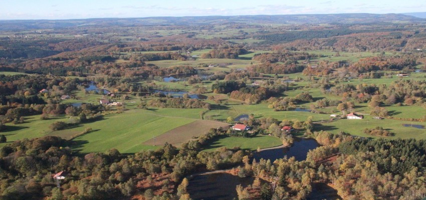 Au fond de la Franche-Comté, en Haute-Saône, le plateau des Mille étangs est un vrai paradis pour les amateurs de randonnées. (Crédit photo andré Degon)