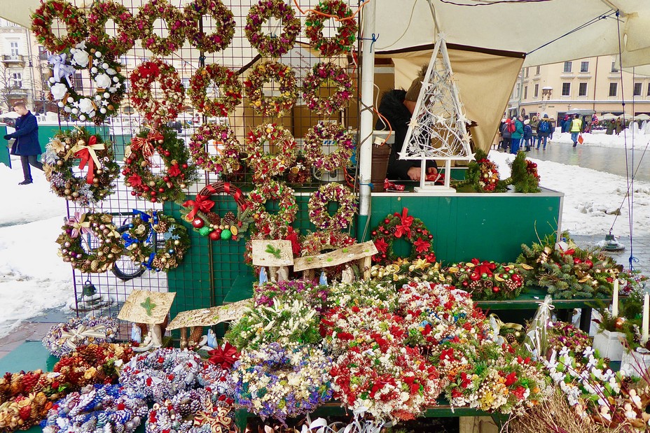 Les marchandes de fleurs animent le Rynek Glowny hiver comme été @Catherine Gary Les marchandes de fleurs animent le Rynek Glowny hiver comme été @Catherine Gary