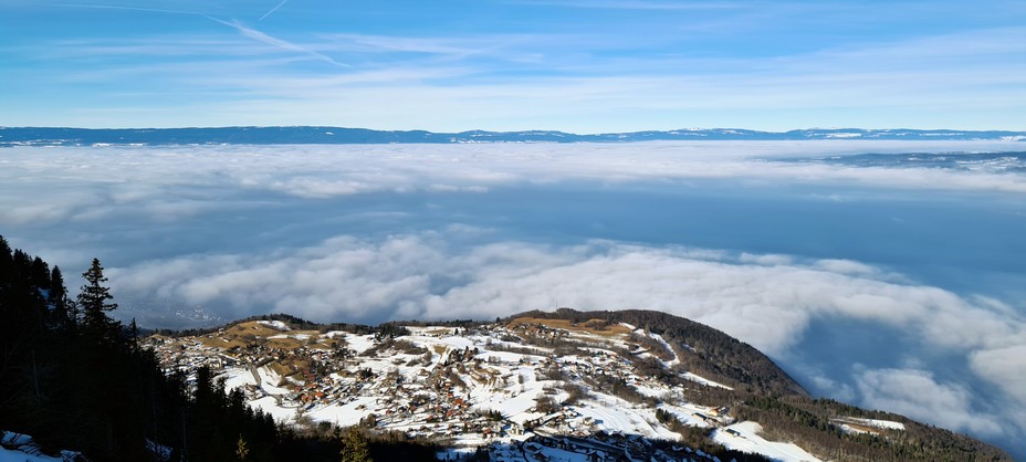La « mer de Genève », le stratus apparait à la fin de l’automne. Crédit photo David Raynal. La « mer de Genève », le stratus apparait à la fin de l’automne. Crédit photo David Raynal.