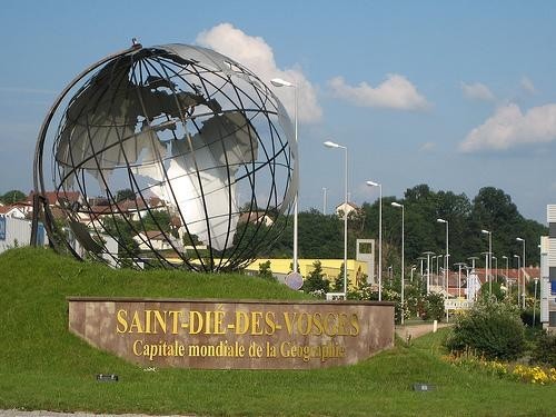 Historiquement, c'est à Saint-Dié-des-Vosges qu'a été dessinée la première carte du Nouveau Monde par cinq savants. (Crédit photo OT Saint-Dié-des-vosges) Historiquement, c'est à Saint-Dié-des-Vosges qu'a été dessinée la première carte du Nouveau Monde par cinq savants. (Crédit photo OT Saint-Dié-des-vosges)