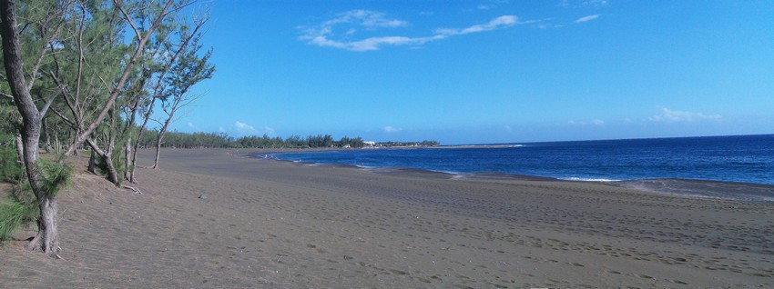 Dans le décor magnifique de la plage de l'Etang Salé les festivités du 20 décembre, qui célèbrent l’abolition de l’esclavage, le festival Liberté Métisse met à l’honneur ce métissage qui fait la fierté de l’île. (Crédit photo DR) Dans le décor magnifique de la plage de l'Etang Salé les festivités du 20 décembre, qui célèbrent l’abolition de l’esclavage, le festival Liberté Métisse met à l’honneur ce métissage qui fait la fierté de l’île. (Crédit photo DR)