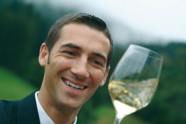 Stéphane Gass l'heureux sommelier français du restaurant  Schwarzwaldstube (Allemagne) (Crédit photo DR)