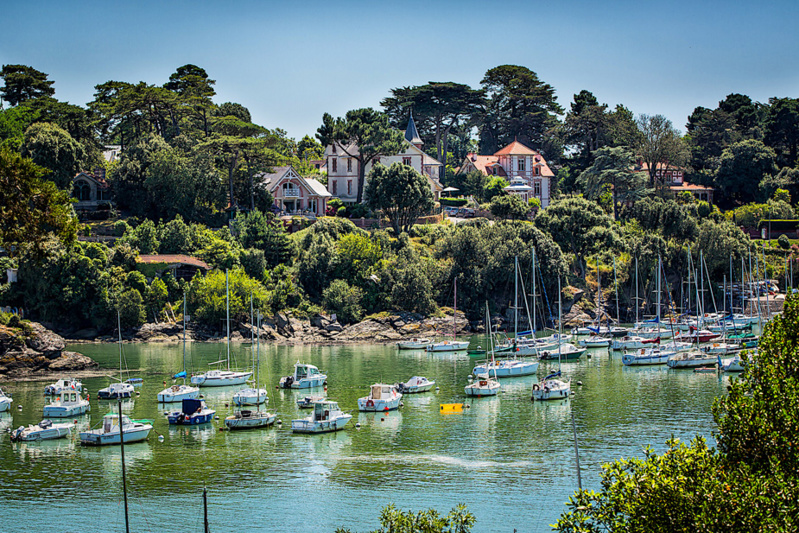 Les maisons balnéaires surplombant le port @Melanie Chaigneau Les maisons balnéaires surplombant le port @Melanie Chaigneau