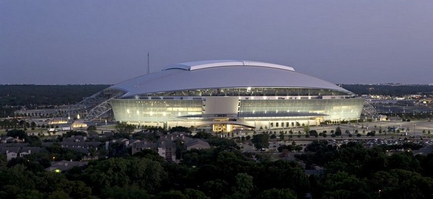 Les architectures d’avant-garde comme le Cowboys Stadium ont fleuri au pied de la skyline qui déploie dans sa splendeur du haut de la Reunion Tower. (Crédit photo DR) Les architectures d’avant-garde comme le Cowboys Stadium ont fleuri au pied de la skyline qui déploie dans sa splendeur du haut de la Reunion Tower. (Crédit photo DR)
