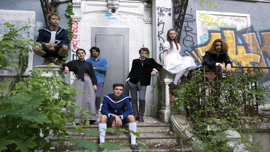 Fort de ses premiers succès à l'automne dernier avec L’Eveil du Printemps, la pièce du dramaturge allemand Frank Wedekind, la compagnie Chat Noir joue jusqu’au 24 avril les prolongations tous les vendredis au Théâtre Pixel. En attendant le « off » d’Avignon en juillet, la troupe fera le 06 mars une incursion remarquée au Théâtre Bastille dans le cadre du festival étudiant du Rideau Rouge…(Crédit photo Mark Alberts) Fort de ses premiers succès à l'automne dernier avec L’Eveil du Printemps, la pièce du dramaturge allemand Frank Wedekind, la compagnie Chat Noir joue jusqu’au 24 avril les prolongations tous les vendredis au Théâtre Pixel. En attendant le « off » d’Avignon en juillet, la troupe fera le 06 mars une incursion remarquée au Théâtre Bastille dans le cadre du festival étudiant du Rideau Rouge…(Crédit photo Mark Alberts)