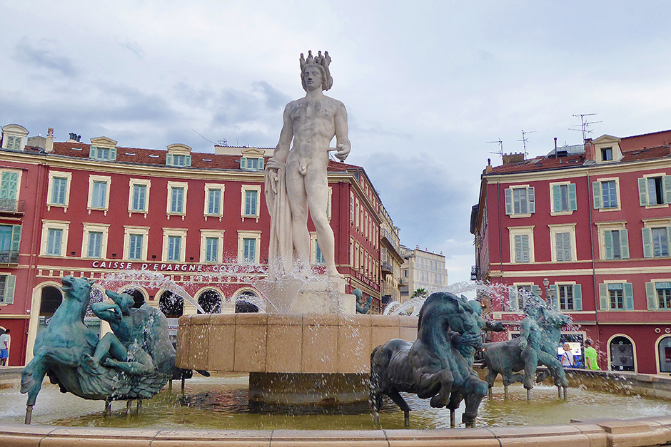 Place Masséna et sa fontaine d'Apollon © Catherine Gary