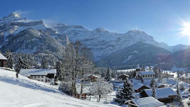 Le petit village des Diablerets a su conserver toute son authenticité (Crédit photo Christophe Racat) Le petit village des Diablerets a su conserver toute son authenticité (Crédit photo Christophe Racat)