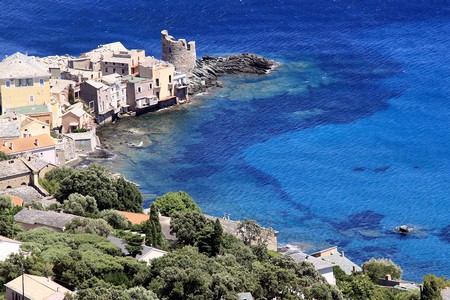 Vue sur Erbalunga (Corse) - ( Crédit photo David Raynal) Vue sur Erbalunga (Corse) - ( Crédit photo David Raynal)