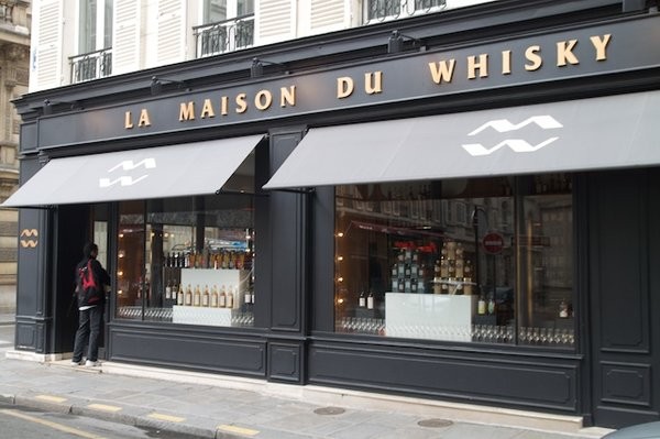 Située dans le 8ème arrondissement de Paris la célèbre Maison du Whisky (Crédit photo Thomas.F)