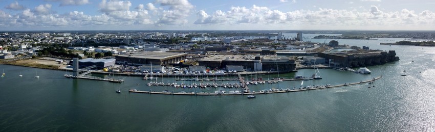 Le grand port du Morbihan est devenu l’épicentre européen de la course au large en réhabilitant l’immense espace (23 ha) de l’ancienne base de sous-marins, rebaptisée Lorient La Base.(  ©  DR)