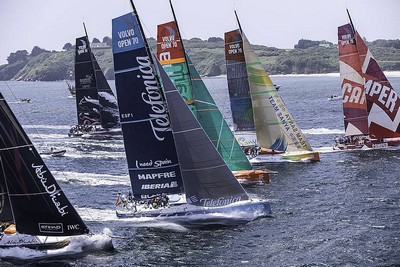 Sponsors et skippers au départ de Lorient, ville étape de la Volvo Ocean Race ( ©  DR)