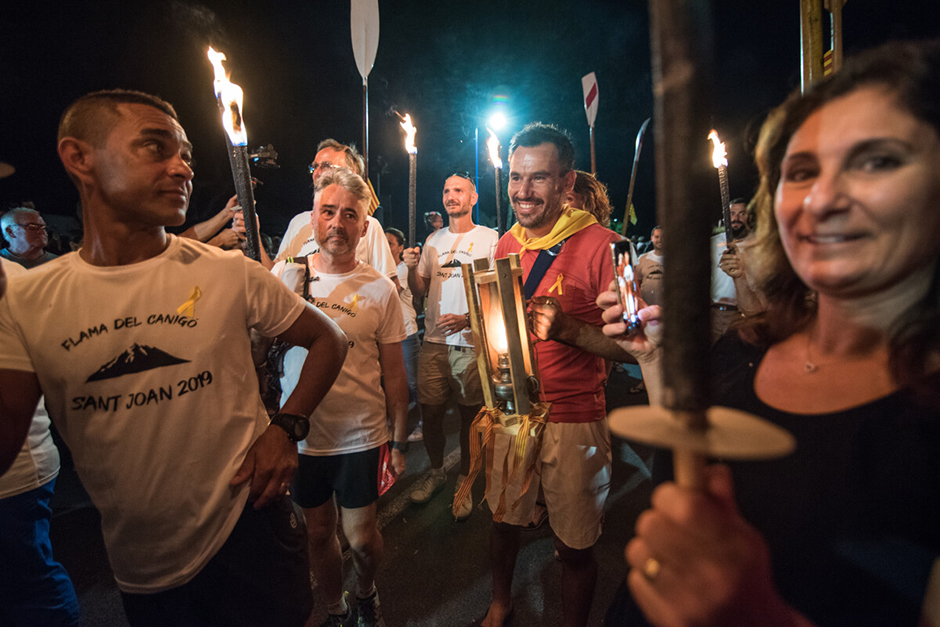 La coutume veut que la flamme du Canigou soit conservée au Castillet de Perpignan et régénérée par les gardiens de la flamme au Pic du Canigou (le plus haut sommet oriental de la chaîne des Pyrénées) tous les 23 juin @ OT Argelès-sur-Mer Stéphane Ferrer