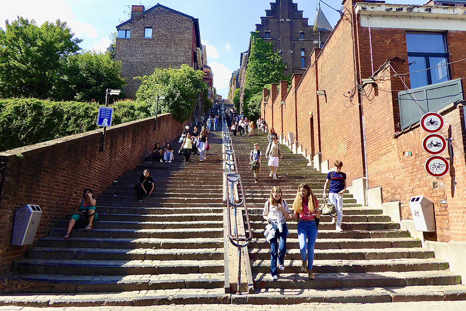 Les 374 marches des escaliers vers la Montagne de Bueren © Catherine Gary. Les 374 marches des escaliers vers la Montagne de Bueren © Catherine Gary.
