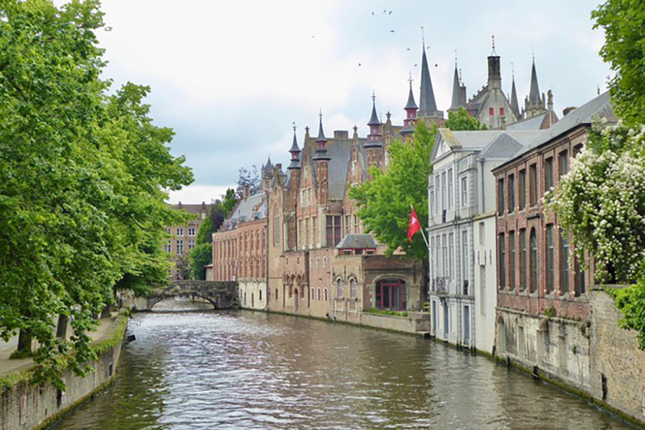Balade en bord de canal © Visit Bruges. Balade en bord de canal © Visit Bruges.