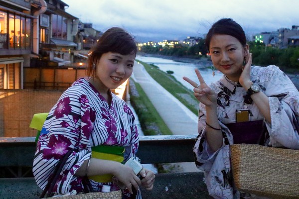 Touristes tawainaise et chinoise en habits traditionnels japonais; © Mathis Cros
