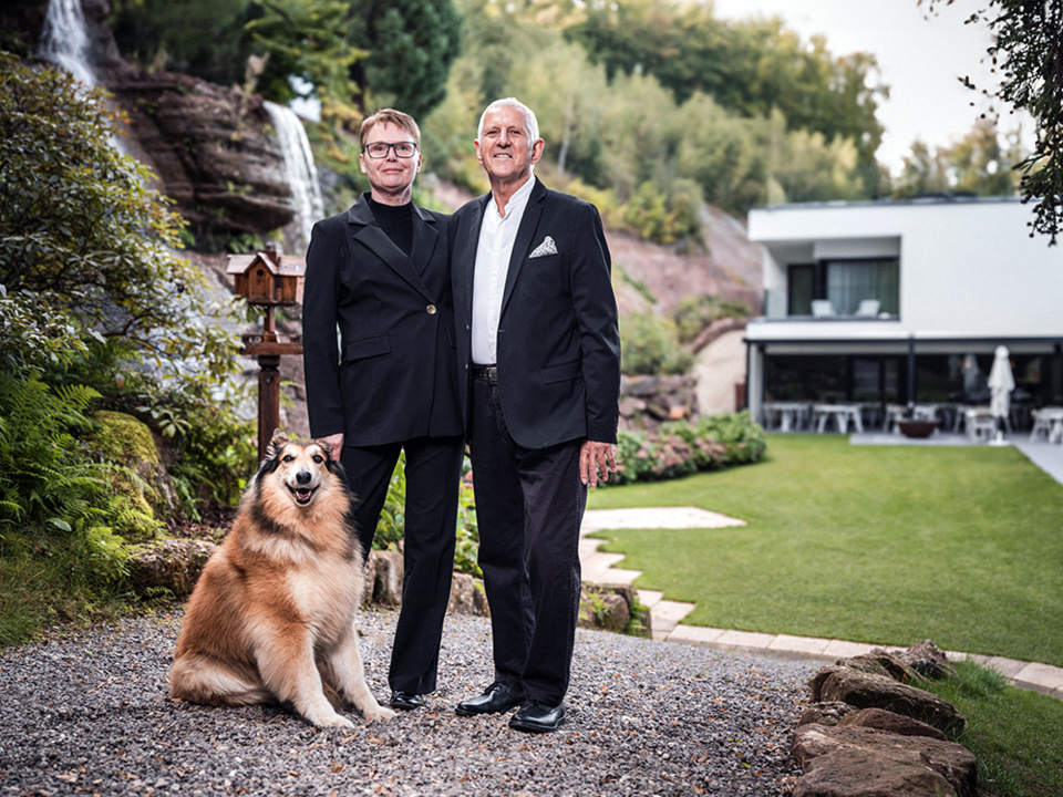 Désiré et Nicole Schaetzel pour le couple propriétaire de l’hôtel 6717 @ NIS & FOR. Désiré et Nicole Schaetzel pour le couple propriétaire de l’hôtel 6717 @ NIS & FOR.