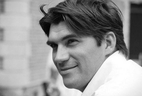 Gaël Orieux, le sympathique chef étoilé, officie avec maestria dans son restaurant l' " Auguste ",situé dans le 7ème arrondissement de Paris, en digne dépositaire des secrets observés chez les grands où il a fait ses classes. © DR Gaël Orieux, le sympathique chef étoilé, officie avec maestria dans son restaurant l' " Auguste ",situé dans le 7ème arrondissement de Paris, en digne dépositaire des secrets observés chez les grands où il a fait ses classes. © DR