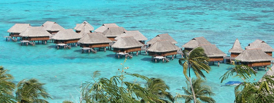 Situé entre Sassandra et San Pedro, Monogaga est un site balnéaire avec une plage couverte de cocotiers et de sable fin. Un hôtel ou loger dans des bungalows sur pilotis.  © OT Côte d'Ivoire