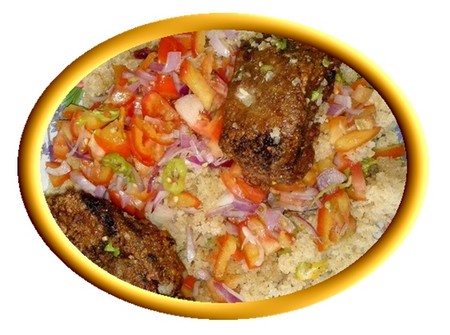 Composé d’un morceau de thon pané et de semoule de manioc (l’Attiéké), le garba est l’un des plats les plus consommés en Côte d’Ivoire. © DR Composé d’un morceau de thon pané et de semoule de manioc (l’Attiéké), le garba est l’un des plats les plus consommés en Côte d’Ivoire. © DR