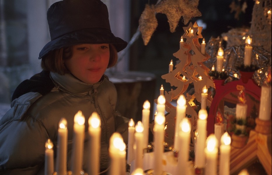 Marché de Noël à Luxeuil-Les-Bains. Et jusqu'au 20 décembre la ville se réunit autour de l'évènement :  la Fête la Table avec Ateliers culinaires, cooking shows, animations, marché de Noël, espace pour les enfants… © DR