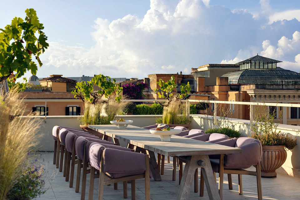 Au Six Senses de Rome, le client se sent dans un univers qui oscille entre l’évocation de l’histoire de la « Ville éternelle » et une philosophie en provenance d’Asie du Sud Est @ SIX SENSES ROME. Au Six Senses de Rome, le client se sent dans un univers qui oscille entre l’évocation de l’histoire de la « Ville éternelle » et une philosophie en provenance d’Asie du Sud Est @ SIX SENSES ROME.