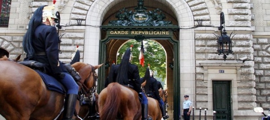 La prestigieuse Garde Républicaine qui défile dans une maîtrise parfaite lors des cérémonies protocolaires, tantôt militaires, tantôt en tant qu’escorte présidentielle. © Garde Républicaine.