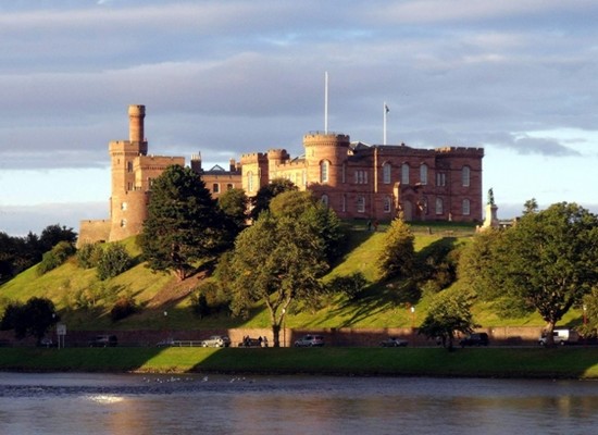 L'Ecosse est réputée pour ses manoirs magnifiques, son patrimoine paysagé et son whisky. © wikipedia-commons L'Ecosse est réputée pour ses manoirs magnifiques, son patrimoine paysagé et son whisky. © wikipedia-commons