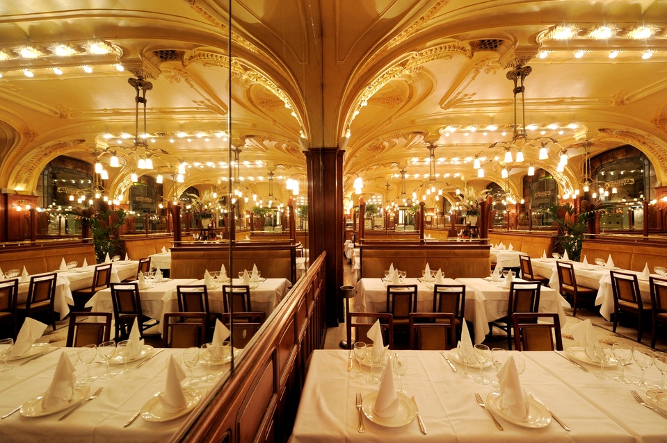 Eblouissante brasserie L’Excelsior : il est plus que prudent de réserver…