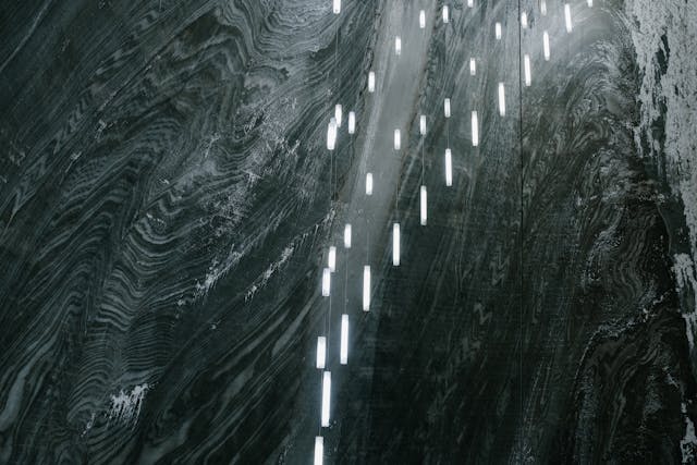 Mines de sel, grottes éclairées - Photo de Julia Volk