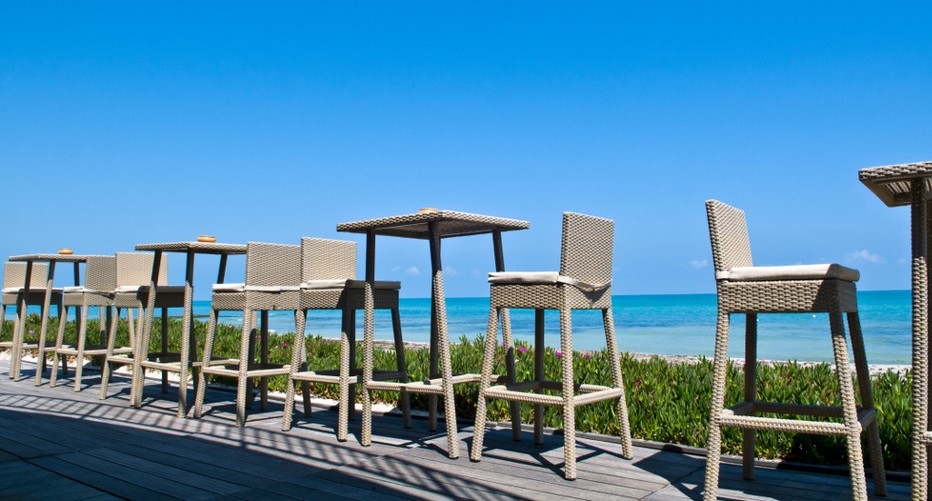 Les hautes chaises du Radisson Blu Ulysse Resort Thalasso de Djerba (Tunisie), bordent la mer méditerranée. © Radisson Djerba Les hautes chaises du Radisson Blu Ulysse Resort Thalasso de Djerba (Tunisie), bordent la mer méditerranée. © Radisson Djerba