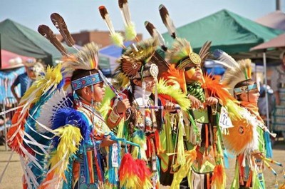 Lors des manifestations de magnifiques spectacles de danses Amérindiennes.© asu_pow_wow