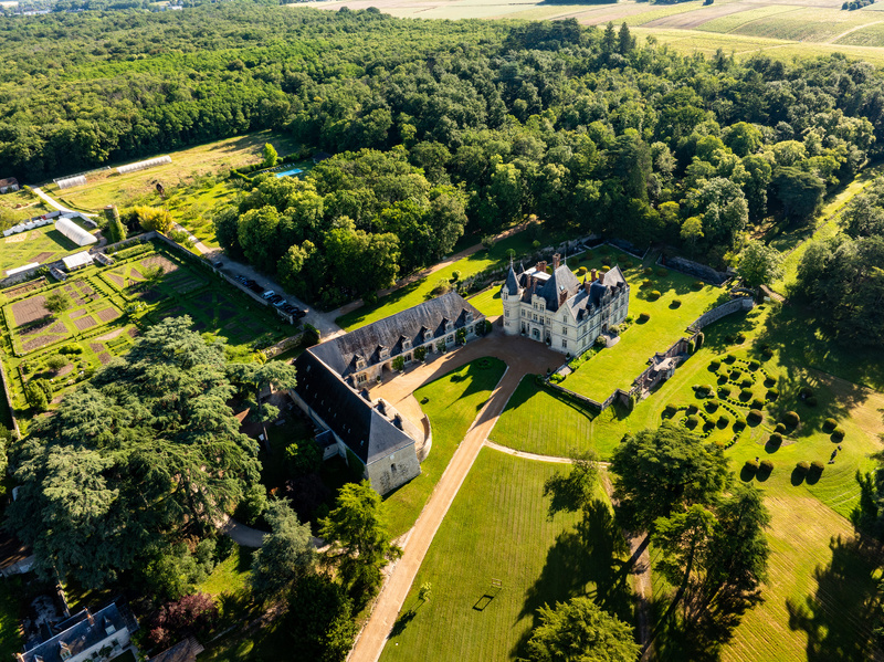 Vue d'ensemble du château, du parc et des jardins © Borja Mérino.