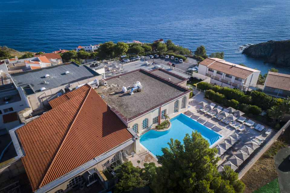 Le banyuls vieillissant en bombonnes de verre. ©Catherine Gary Le banyuls vieillissant en bombonnes de verre. ©Catherine Gary