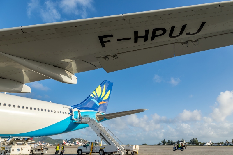 Airbus A330-200 sur le tarmac de l’Aéroport Princess Juliana (PMH)