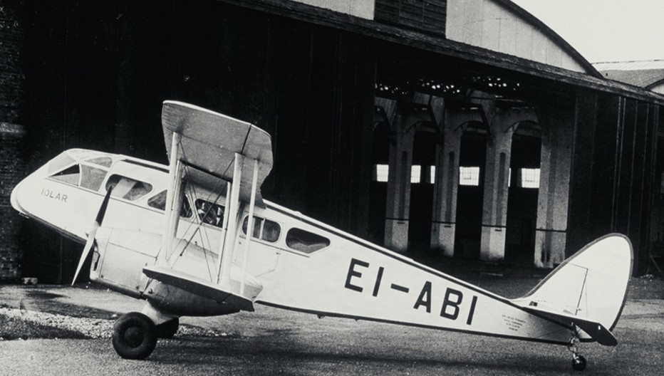 Aer Lingus : l’Iolar, l’appareil six places De Havilland 84 Dragon qui opéra le premier vol vers Bristol, avec seulement cinq passagers à son bord. © Archives Aer Lingus Aer Lingus : l’Iolar, l’appareil six places De Havilland 84 Dragon qui opéra le premier vol vers Bristol, avec seulement cinq passagers à son bord. © Archives Aer Lingus