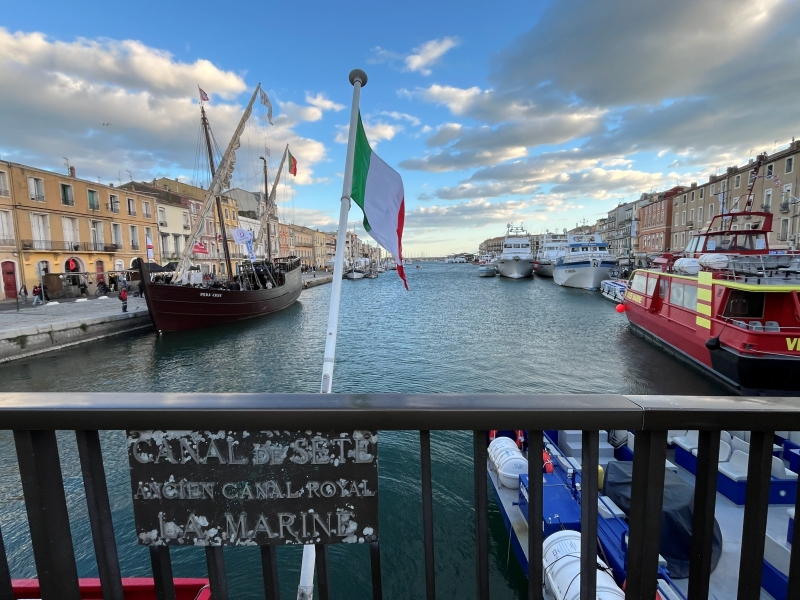 Le Canal Royal traverse Sète du nord au sud, reliant le quartier de pêcheurs de la Pointe Courte au port de plaisance. @RBBpress