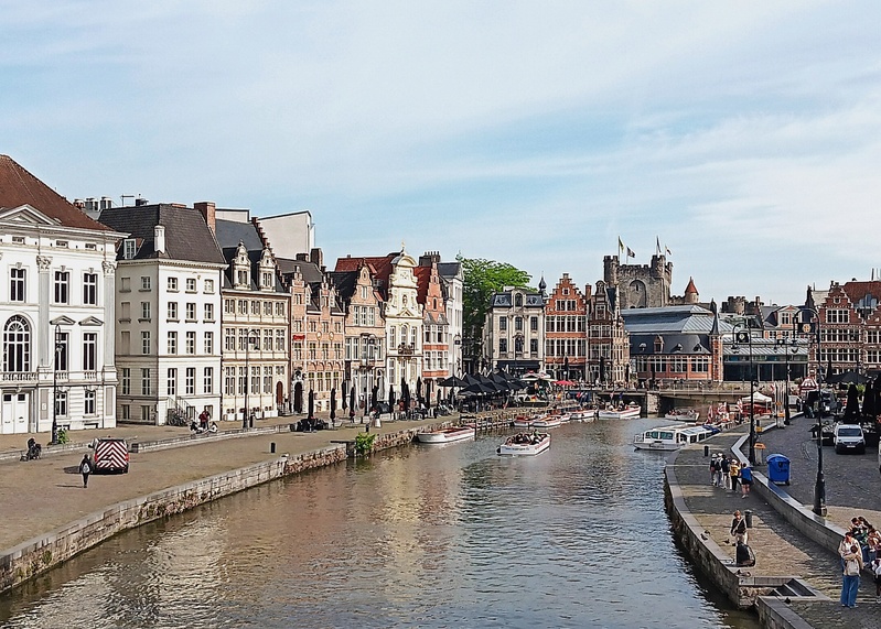 Centre historique  Korenlei, le quai aux grains