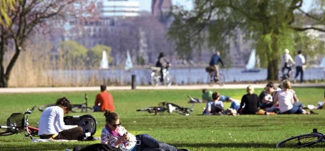 L'Hôtel Mövenpick  bénéficie d'un environnement vert et décontracté qui résume bien Hambourg.  © Hambourg.de