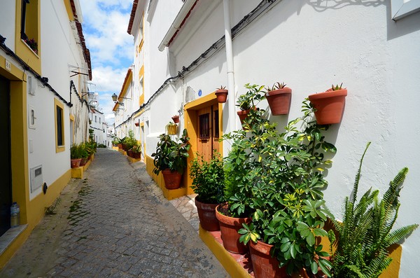 Investir au Portugal : En 2016, le pays a été classé à la cinquième position des pays les plus sûrs par le Global Peace Index. Ici la ville d'Elves dans l'Alentejo. Crédit photo David Raynal.