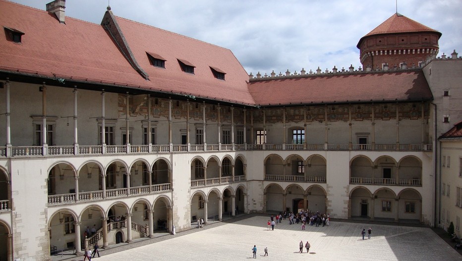 La cour intérieure du château royal du Wawel . Copyright Lindigomag