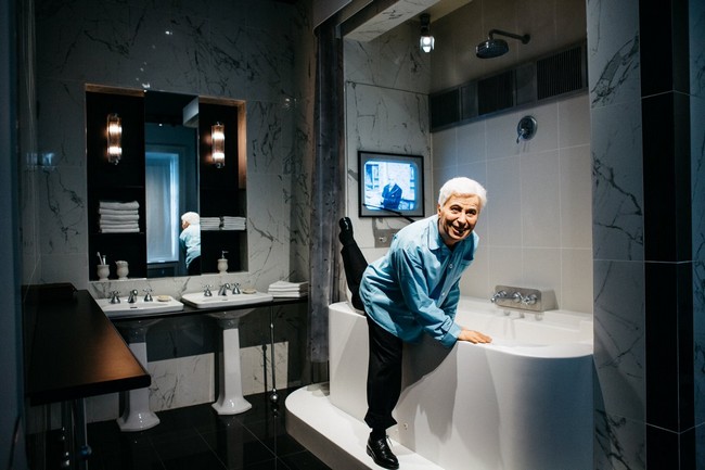 Dans le manoir, la salle de bain d'Un roi à New York © Bubbles Incorporated